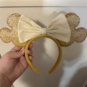 Disney Loungefly beignet ears